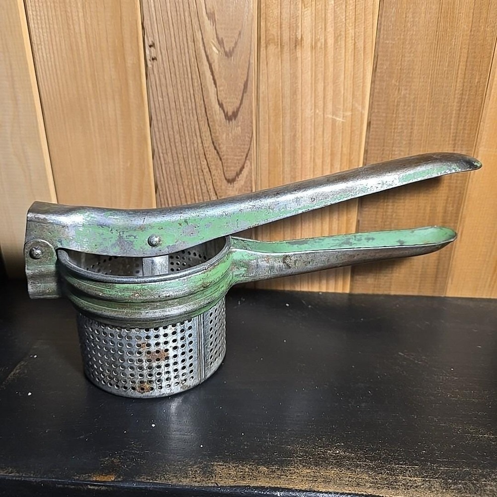 Primitive Green Handle Ricer Potato Masher Food Press Metal